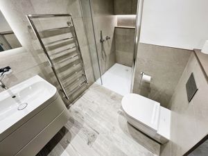 EN-SUITE- click for photo gallery